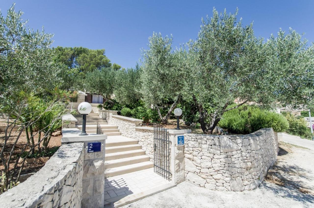 Holiday Home Villa Spilla Selca  Buitenkant foto