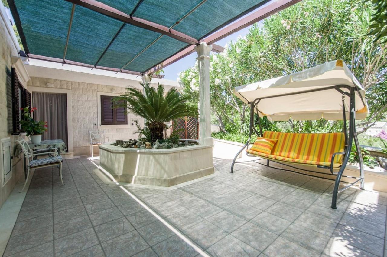 Holiday Home Villa Spilla Selca  Buitenkant foto